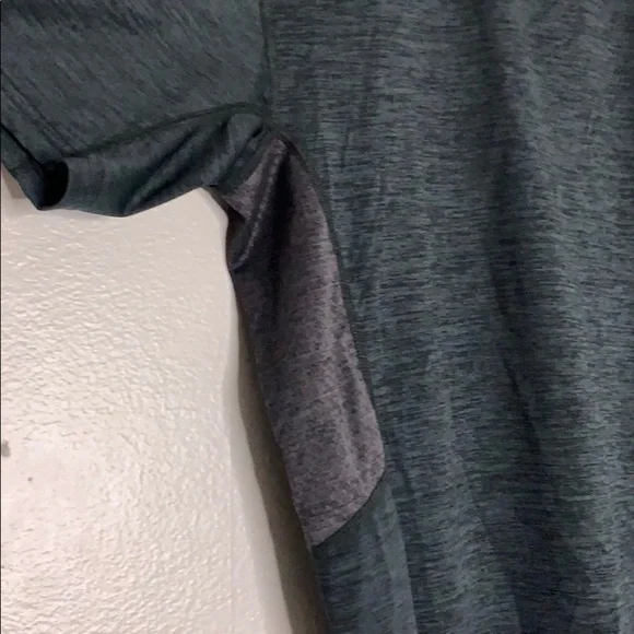 Old Navy Active Go Dry Performance T-shirt Mesh tee men’s medium running top - Picture 2 of 5